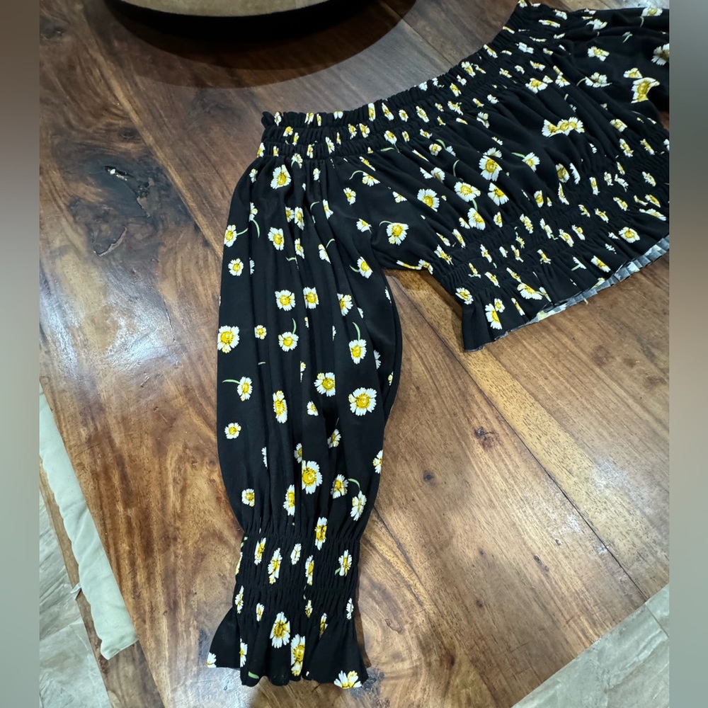 Norma Kamali Daisy - Picture 3 of 6